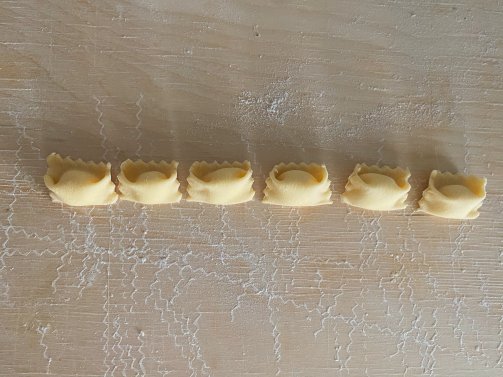 Agnolotti shaping 4.JPG